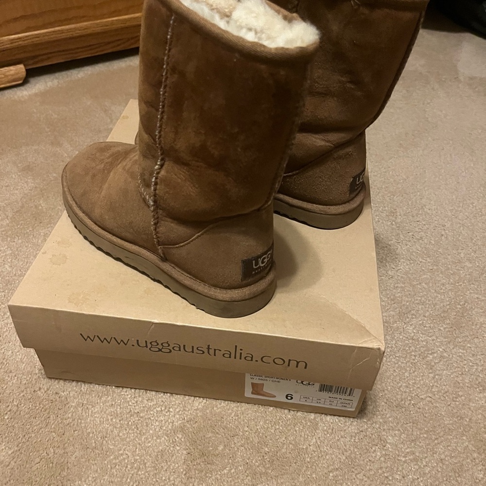UGG Australia Brown Shearling Boots (Classic Short)